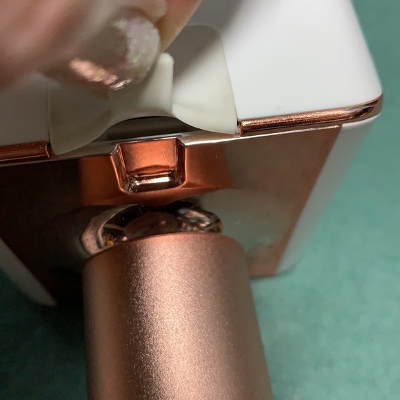 Pop solo karaoke cordless blue tooth microphone. - Picture 16 of 17